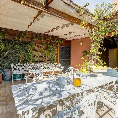 Trevi Legend Penthouse דירה *