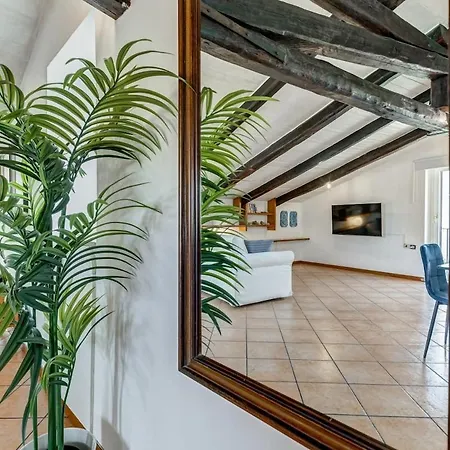דירה Trevi Legend Penthouse
