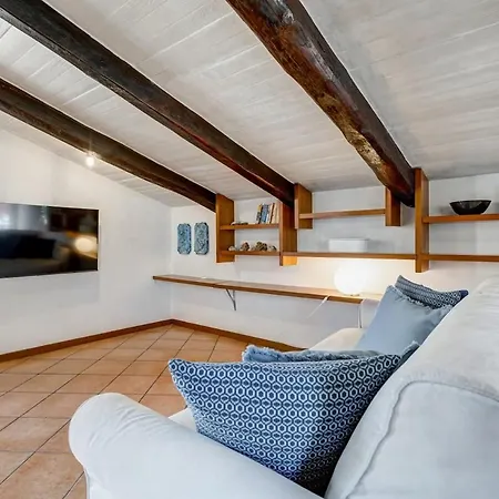Trevi Legend Penthouse דירה