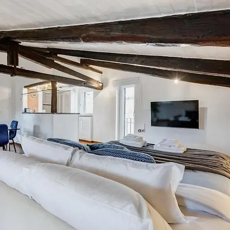 Trevi Legend Penthouse ローマ