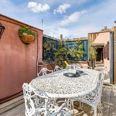 Trevi Legend Penthouse רומא