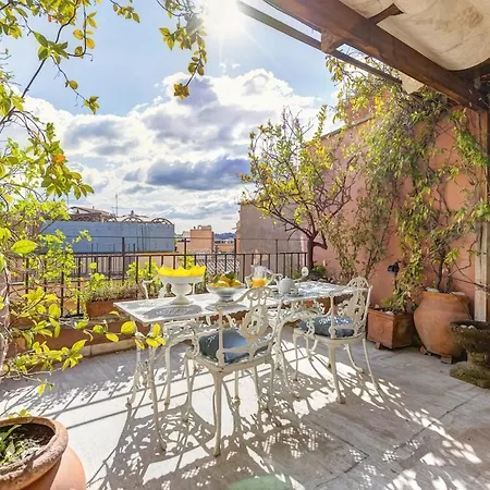Trevi Legend Penthouse ローマ